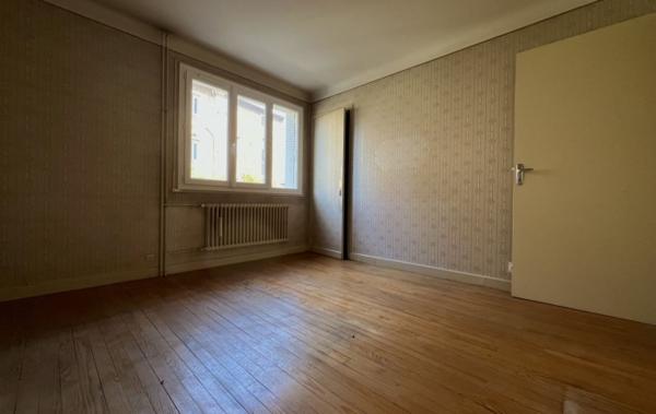Vente Appartement P4 Parking Privé et Cave à rafraîchir Aubenas   
