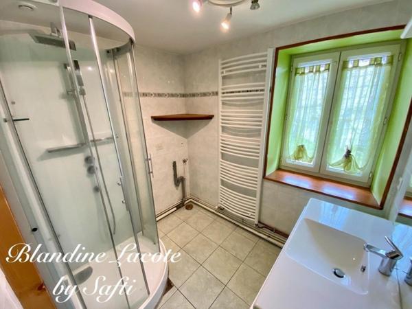 Maison habitable de suite - grange attenante