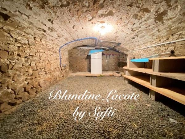 Maison habitable de suite - grange attenante