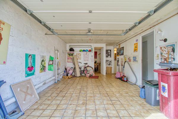 Joli pavillon lumineux bien agencé avec 4 chambres, 1 bureau et garage