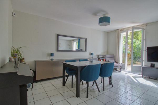 Joli pavillon lumineux bien agencé avec 4 chambres, 1 bureau et garage