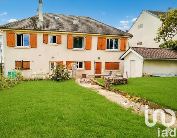 Maison à vendre 5 pièces 184 m² Montluçon