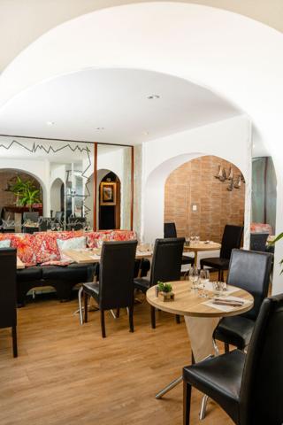 FONDS D'UN RESTAURANT FACE MER