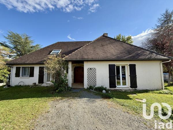 Maison traditionnelle 7 pièces de 205 m² à Béduer (46100)