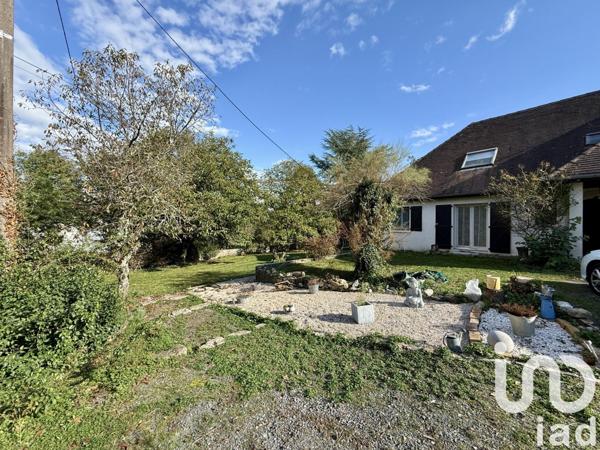 Maison traditionnelle 7 pièces de 205 m² à Béduer (46100)