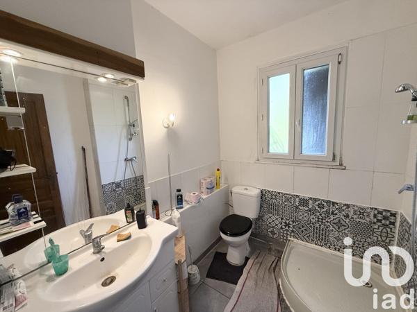 Maison traditionnelle 7 pièces de 205 m² à Béduer (46100)