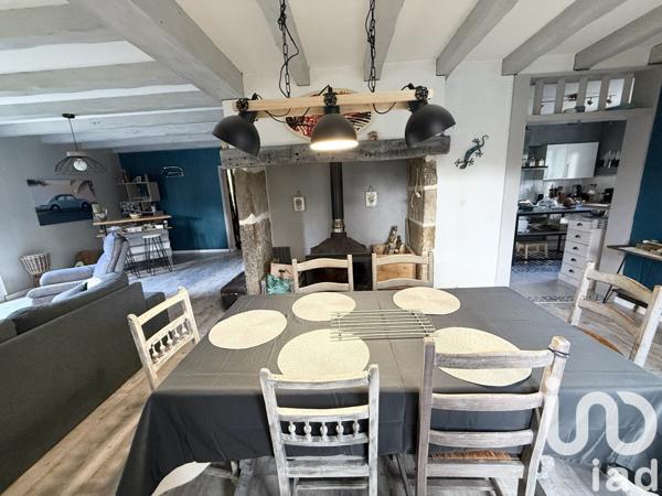 Maison traditionnelle 7 pièces de 205 m² à Béduer (46100)