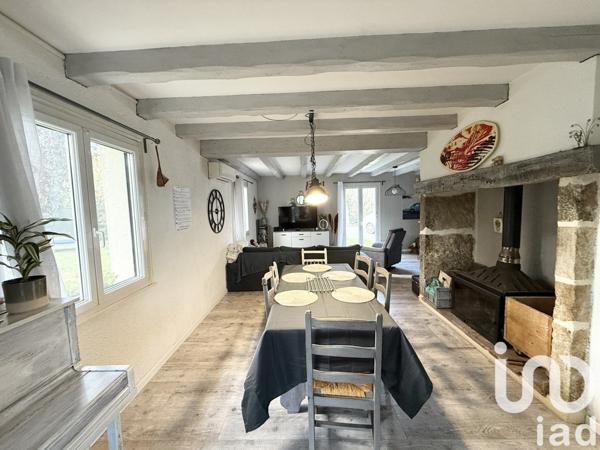 Maison traditionnelle 7 pièces de 205 m² à Béduer (46100)