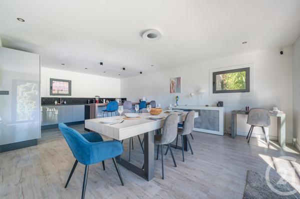 Maison à vendre  5 pièces - 151 m2 EZE - 06