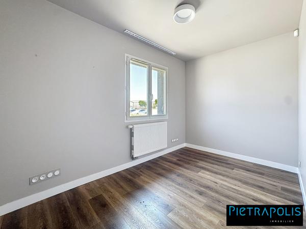 Bâtiment Commercial ou de Bureaux à Craponne de 430m2