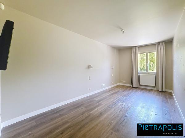 Bâtiment Commercial ou de Bureaux à Craponne de 430m2