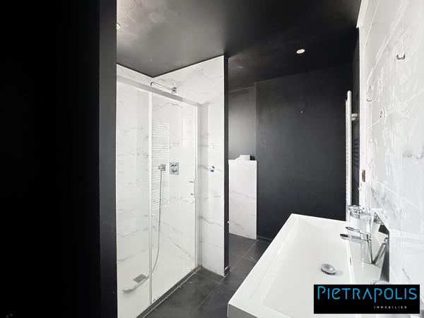 Bâtiment Commercial ou de Bureaux à Craponne de 430m2