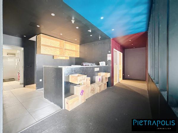 Bâtiment Commercial ou de Bureaux à Craponne de 430m2