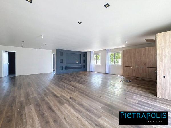 Bâtiment Commercial ou de Bureaux à Craponne de 430m2
