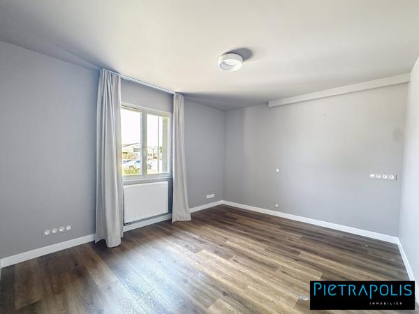 Bâtiment Commercial ou de Bureaux à Craponne de 430m2