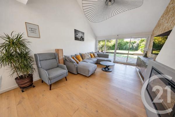 Maison à vendre  6 pièces - 113,06 m 2   LE HAILLAN  - 33