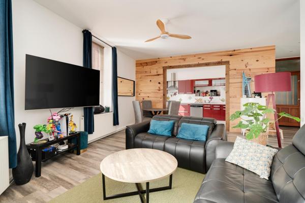 Spacieux souplex rénové de 184 m² avec terrasse-2 places de parking – Rue de Mon Désert