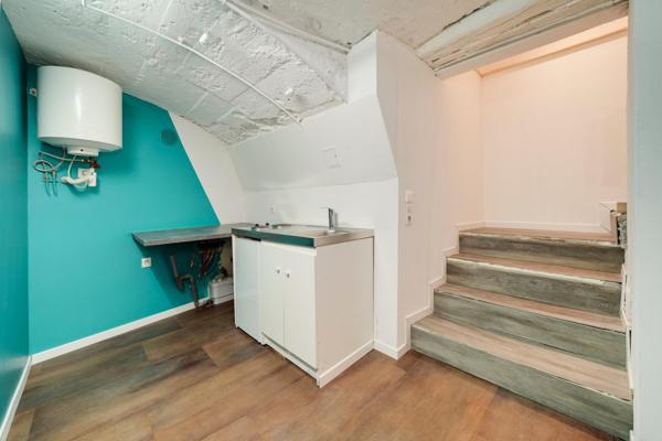 Spacieux souplex rénové de 184 m² avec terrasse-2 places de parking – Rue de Mon Désert