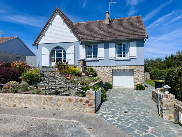 Vente
                Maison90 m² - 5 Pièces -
                    PORT BAIL SUR MER (50580)