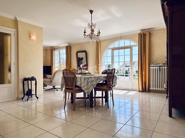 Vente
                Maison90 m² - 5 Pièces -
                    PORT BAIL SUR MER (50580)