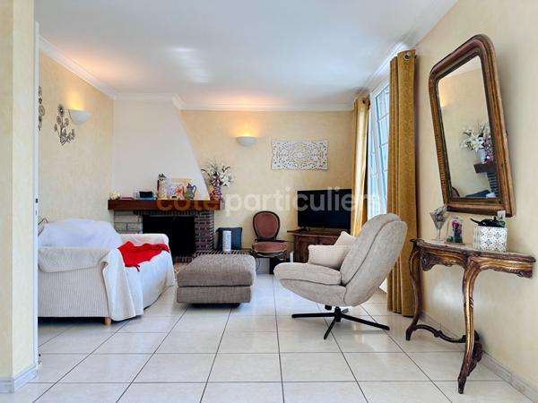 Vente
                Maison90 m² - 5 Pièces -
                    PORT BAIL SUR MER (50580)
