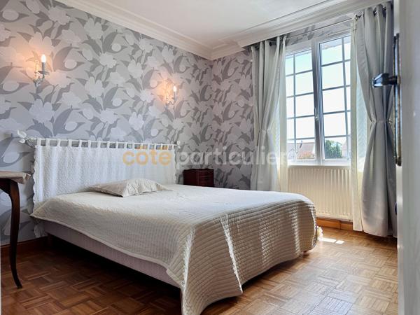 Vente
                Maison90 m² - 5 Pièces -
                    PORT BAIL SUR MER (50580)