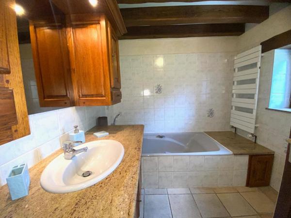 1h de PARIS - BELLE LONGERE de 250 m2 environ, garage