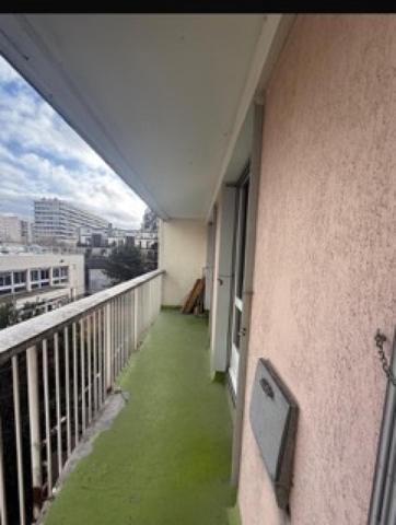 Grand T2  balcon, ascenseur, concierge Place d'Italie