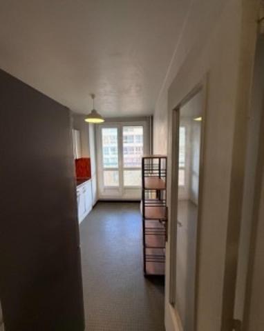 Grand T2  balcon, ascenseur, concierge Place d'Italie