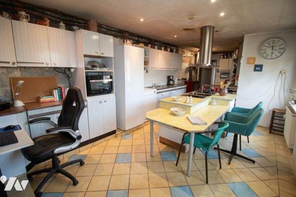 MAISON SEMI PLAIN PIED DE 258 M2  HABITABLES - 3 CHAMBRES - JARDIN - GRAND GARAGE - ATELIER - A...