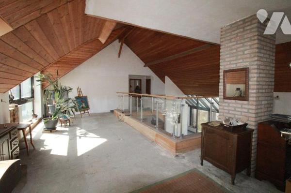MAISON SEMI PLAIN PIED DE 258 M2  HABITABLES - 3 CHAMBRES - JARDIN - GRAND GARAGE - ATELIER - A...