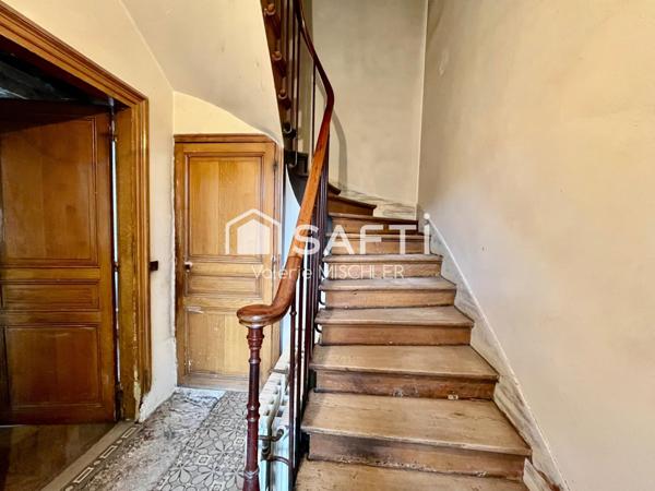 GRANDE MAISON À RÉNOVER SUR UN TERRAIN DE 1590 m2