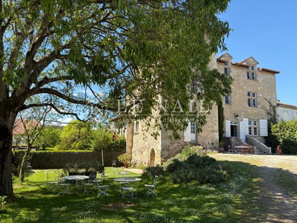 Beau château XIIIe et Renaissance aux portes de Nérac (Lot-et-Garonne)