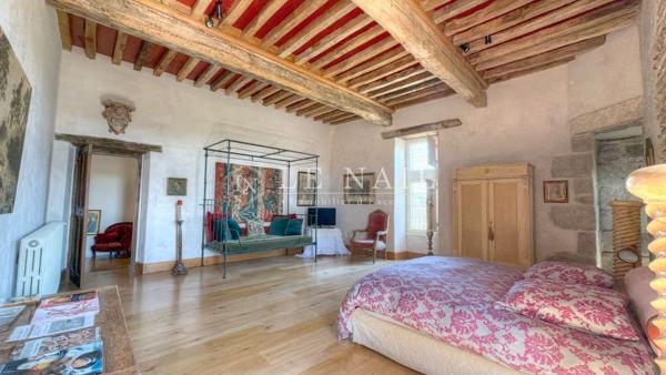 Beau château XIIIe et Renaissance aux portes de Nérac (Lot-et-Garonne)