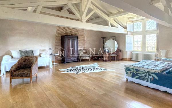 Beau château XIIIe et Renaissance aux portes de Nérac (Lot-et-Garonne)