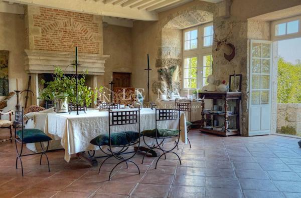 Beau château XIIIe et Renaissance aux portes de Nérac (Lot-et-Garonne)