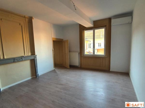 Maison mitoyenne de deux appartements