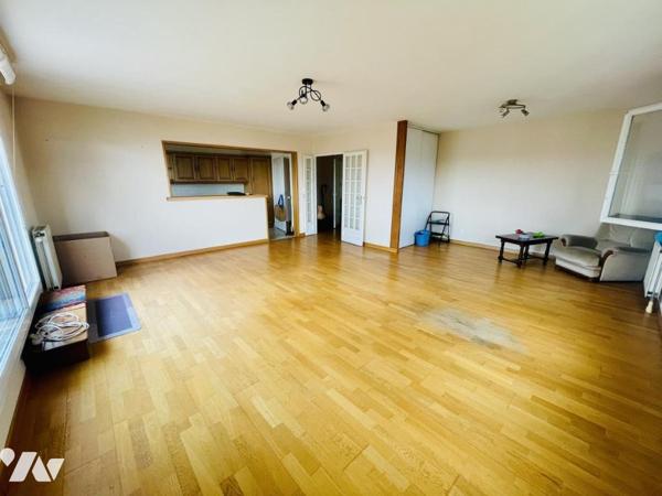 Appartement T4-T5 de plus de 100m² avec terrasse de 70m² - Double parking et Cave