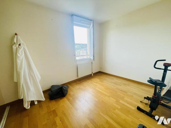 Appartement T4-T5 de plus de 100m² avec terrasse de 70m² - Double parking et Cave