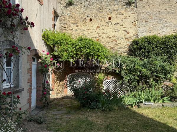 Jolie maison bourgeoise du XIXe en centre-ville de Château-Gontier