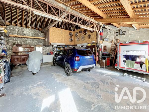 Maison à vendre 8 pièces 192 m² Saint-Gervais-les-Trois-Clochers