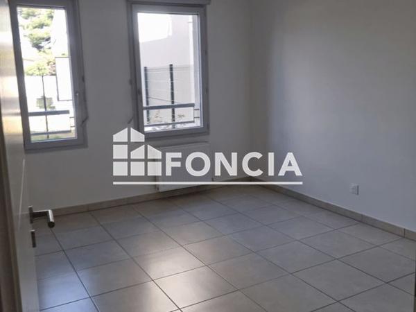 Location Appartement 3 pièces 65.5 m² - 16 AVENUE JULES FERRY Les Angles 30133