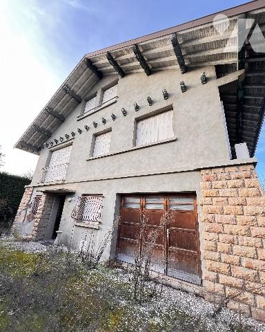 Rillieux-Crépieux, maison à rénover de 7 pièces et 265 m² dont 145 m² habitables, terrain de 678 m².