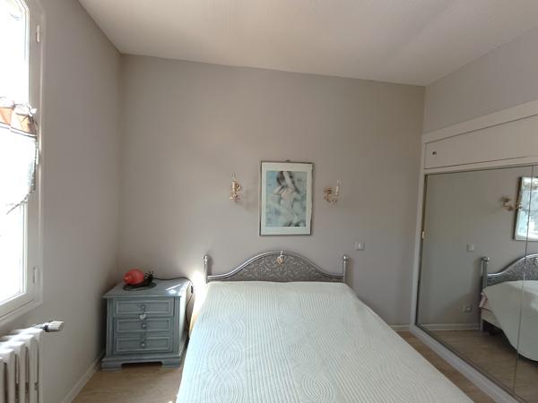 Arles (13200) Quartier Chabourlet, maison de ville avec jardin