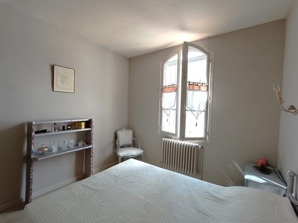 Arles (13200) Quartier Chabourlet, maison de ville avec jardin