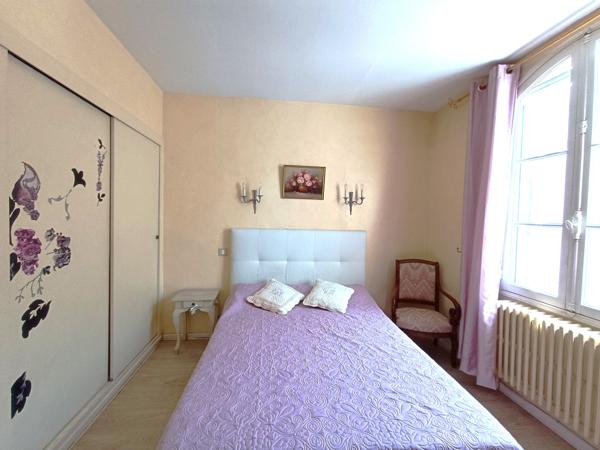 Arles (13200) Quartier Chabourlet, maison de ville avec jardin