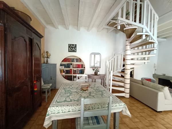 Arles (13200) Quartier Chabourlet, maison de ville avec jardin