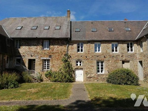 A VENDRE. Ensemble immobilier. BARENTON. Sud Manche. Basse Normandie.
Ensemble immobilier comp...