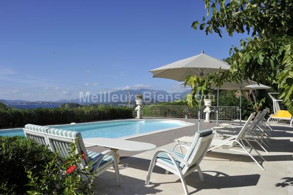  PORTO VECCHIO - LECCI - MAISON 350 M2 ENVIRON - 7 CHAMBRES - TERRAIN 1770 M2 - PISCINE - JACUZZI - SOLARIUM