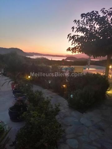  PORTO VECCHIO - LECCI - MAISON 350 M2 ENVIRON - 7 CHAMBRES - TERRAIN 1770 M2 - PISCINE - JACUZZI - SOLARIUM